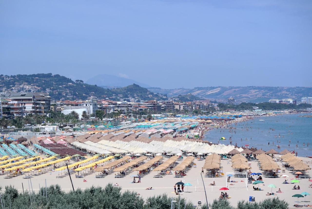 Suite113 In The Center With Beach 佩斯卡拉 外观 照片